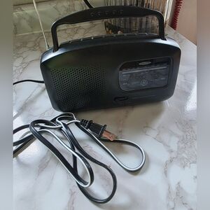 Vintage General Electric (GE) 1990s Black Portable Dual Power AM/FM Radio Tested